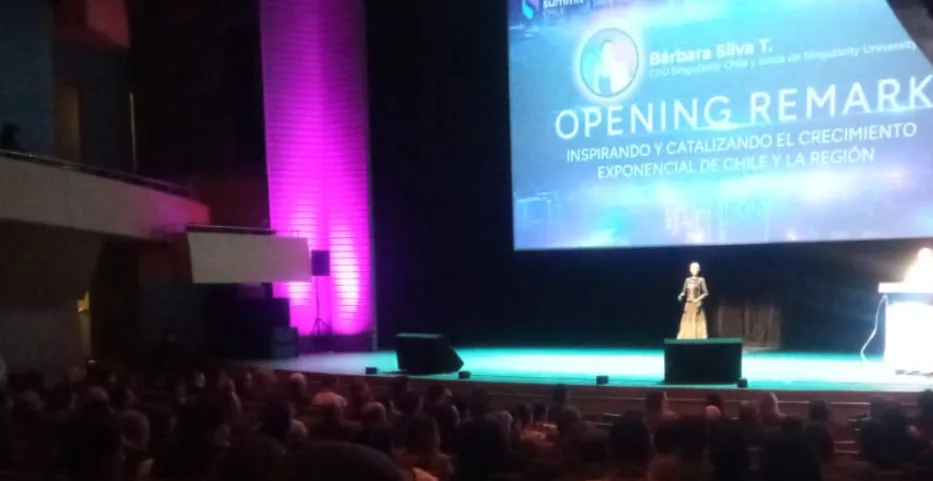 Plenario del Singularity Summit Chile durante la ponencia de apertura