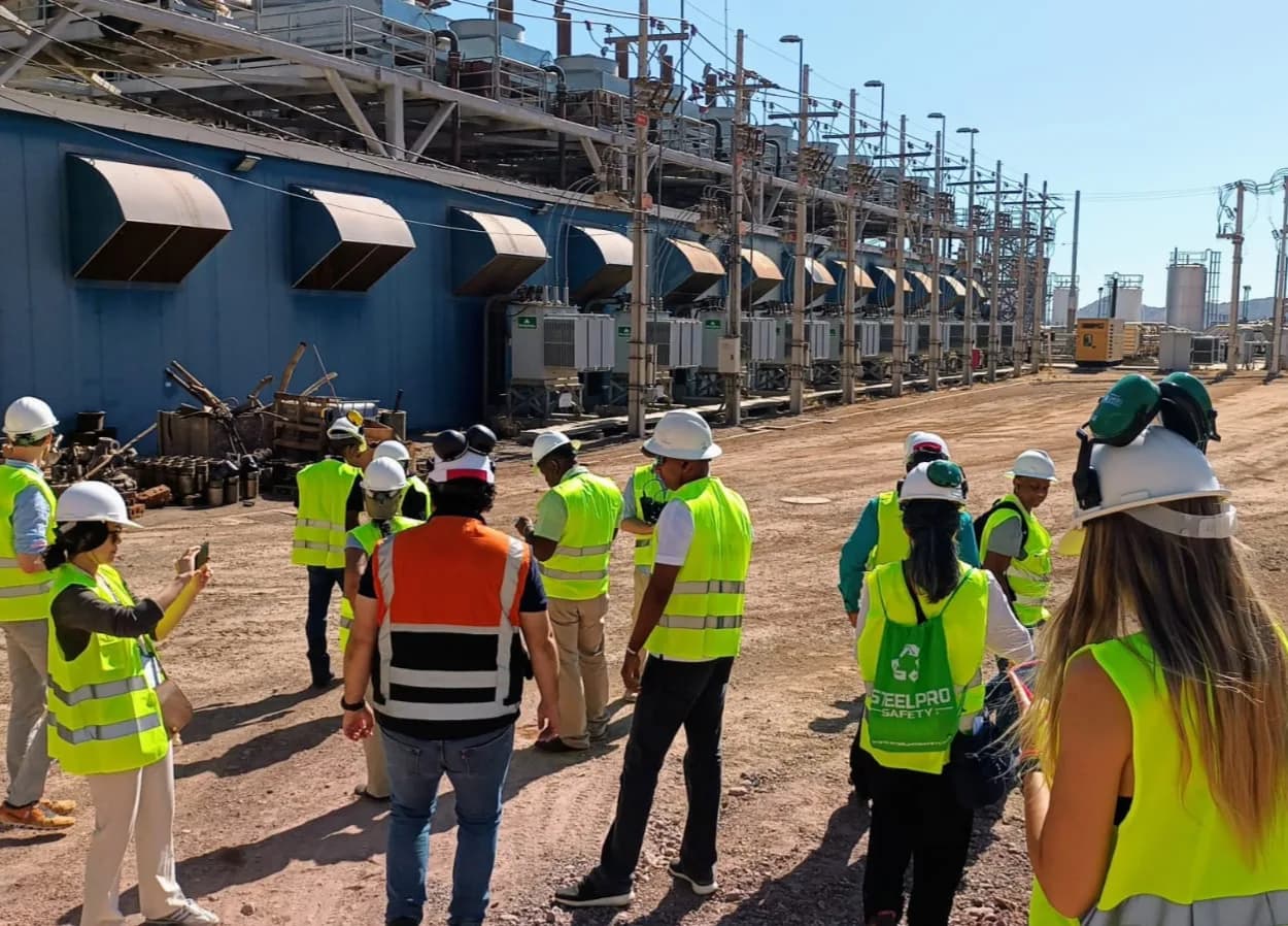 Visita técnica a faena industrial con delegación internacional